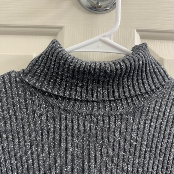 Willi Smith Gray Women's Sweater - Picture 3 of 8